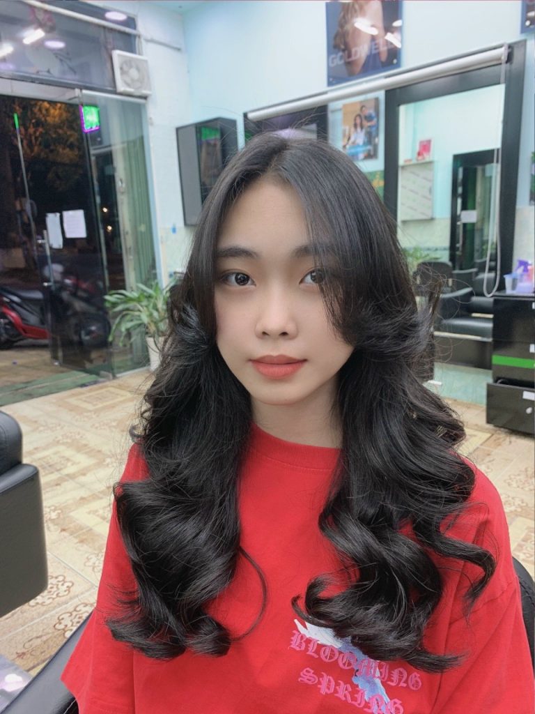 Salon uốn tóc đẹp tại Tân Phú